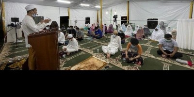 Somasi Robohkan Tenda Putih Tempat Sholat Berjamaah di Taman Villa Meruya