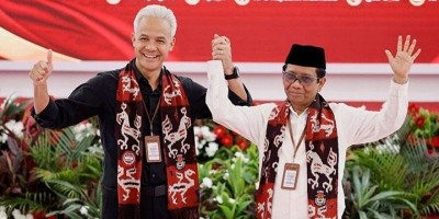 Perjelas Makna Tiga Jari, PMI Arab Saudi Pun Labuhkan Hati