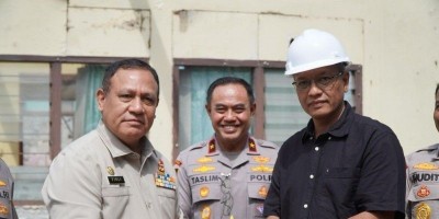Firli Bahuri Pimpin Bedah Rumah dan Serahkan Alkes untuk RS Bhayangkara di Akpol 